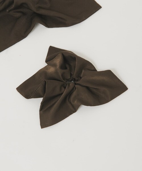 KBF（ケイビーエフ）の「サテンシュシュ(大)（ヘアゴム・レディース・BEIGE/D.KHAKI・One）」の15枚目の写真