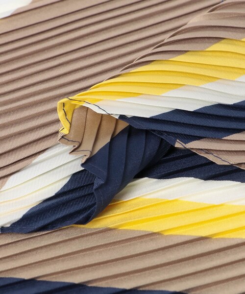 URBAN RESEARCH DOORS（アーバンリサーチドアーズ）の「プリーツスカーフ（バンダナ/スカーフ・レディース・YELLOW/BLUE・One/one）」の9枚目の写真