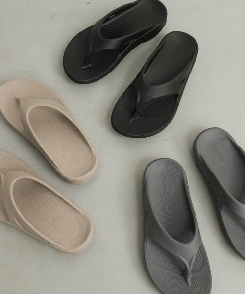URBAN RESEARCH DOORS(アーバンリサーチドアーズ)の「OOFOS OOriginal(サンダル・レディース・Nomad/Black/Slate/CosmicGray/Olive Drab/Mist/Blush/Foliage・5/6/7/8)」の21枚目の写真