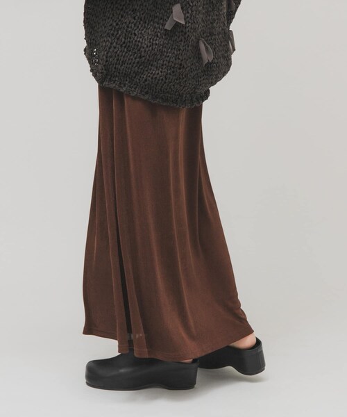 KBF（ケイビーエフ）の「シャイニーイージースカート（スカート・レディース・GRAY/BROWN/BLACK・One）」の4枚目の写真