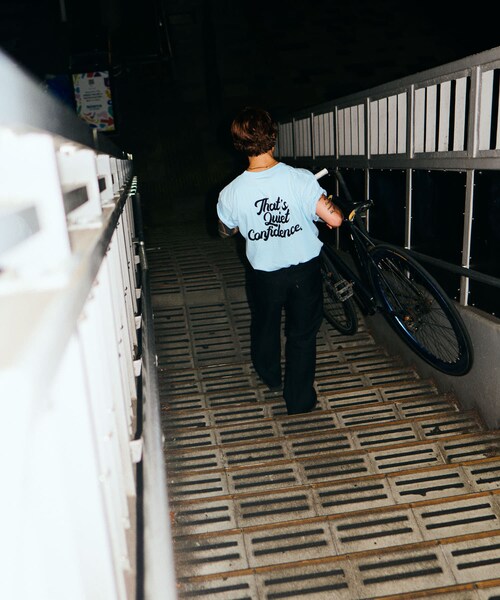 URBAN RESEARCH（アーバンリサーチ）の「Teya　Flock Letter T-shirts（Tシャツ/カットソー・レディース・SAX/RED/BROWN・S/L）」の19枚目の写真