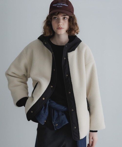 URBAN RESEARCH Sonny Label（アーバンリサーチサニーレーベル）の「リバーシブルボア撥水ショートコート（その他アウター・レディース・アイボリー/ブラック/チャコール・Free）」の5枚目の写真