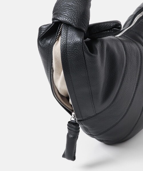 URBAN RESEARCH（アーバンリサーチ）の「LEMAIRE　FORTUNE CROISSANT BAG（ショルダーバッグ・レディース・BLACK・-）」の7枚目の写真