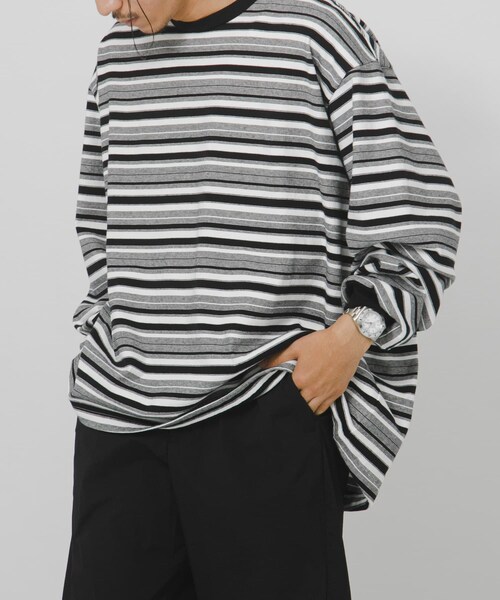 URBAN RESEARCH（アーバンリサーチ）の「POLYPLOID　OVERSIZE LONGSLEEVE B（Tシャツ/カットソー・メンズ・BLACKWHITE/SAGEWHITE・2/3/4）」の4枚目の写真