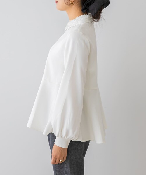 URBAN RESEARCH ROSSO（アーバンリサーチロッソ）の「F by ROSSO　レースカラーペプラムブラウス（シャツ/ブラウス・レディース・OFF WHITE/BLACK・Free）」の4枚目の写真