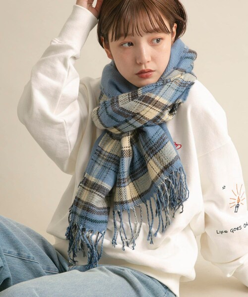 KBF（ケイビーエフ）の「リバーシブルチェックストール（マフラー・レディース・BLUE/BEIGE/BURGUNDY・one）」の8枚目の写真