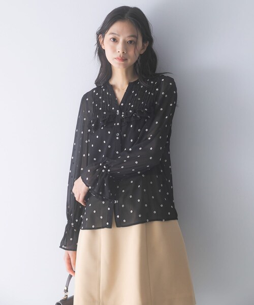 URBAN RESEARCH ROSSO（アーバンリサーチロッソ）の「『WEB限定』フラワー刺繍ピンタックフリルブラウス（シャツ/ブラウス・レディース・BLACK・Free）」の5枚目の写真