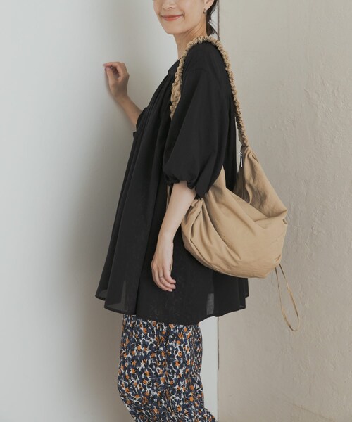URBAN RESEARCH DOORS(アーバンリサーチドアーズ)の「コットンボイルVネックチュニック(チュニック・レディース・OFF/BLACK・M)」の14枚目の写真