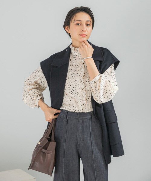 URBAN RESEARCH ROSSO（アーバンリサーチロッソ）の「『WEB限定』フリルスタンドカラーシャツ（シャツ/ブラウス・レディース・LIGHTBEIGE/BLACK/DOT・Free）」の7枚目の写真