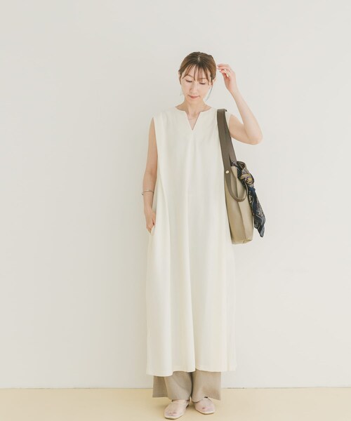 ITEMS URBANRESEARCH（アイテムズ アーバンリサーチ）の「カットミラノノースリワンピース（ワンピース・レディース・K/BRN/OFF/BLK・FREE）」の7枚目の写真