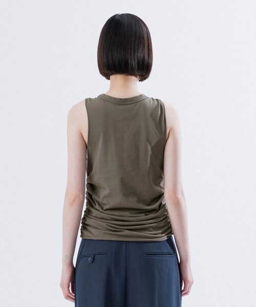 ADAM ET ROPE'(アダムエロペ)の「NO-SLEEVE KNOT DEZIGN TOPS(タンクトップ・レディース・ブラック/ライトグレー/レッド・38/40)」の17枚目の写真