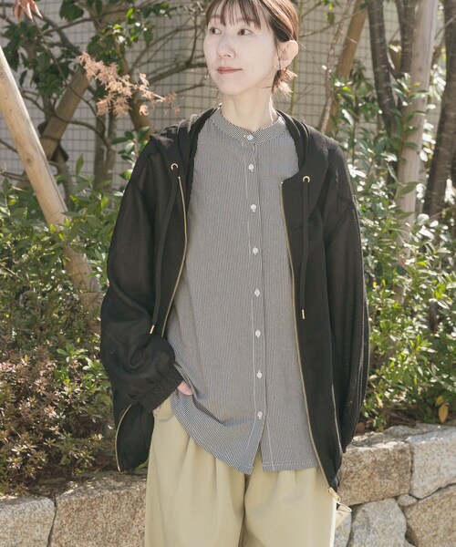 ITEMS URBANRESEARCH（アイテムズ アーバンリサーチ）の「『イージーケア』メッシュマウンテンパーカー(楽着シリーズ)（マウンテンパーカー・レディース・BLK/WHT/KHK・Free）」の12枚目の写真