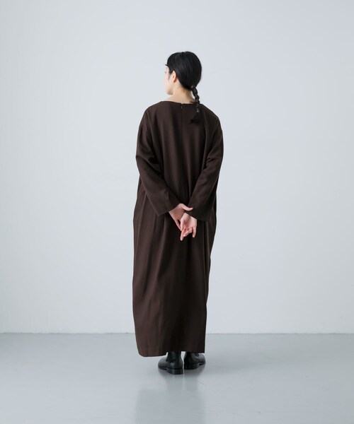 かぐれ(カグレ)の「WIRROW Botany wool dress(ワンピース・レディース・Mauve gray/Dark brown・1)」の6枚目の写真