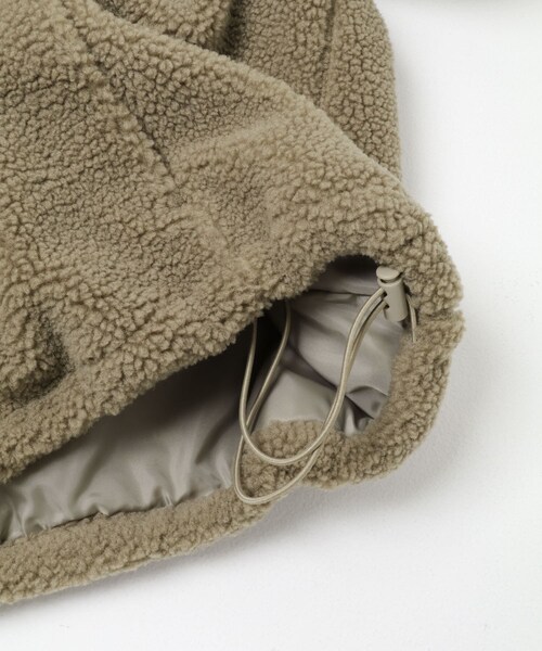 URBAN RESEARCH DOORS（アーバンリサーチドアーズ）の「FORK&SPOON　スタンドカラーボアブルゾン（ブルゾン・レディース・BLACK/BEIGE・1）」の21枚目の写真