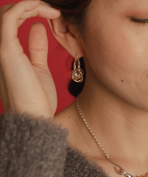 URBAN RESEARCH Sonny Label（アーバンリサーチサニーレーベル）の「LAPUIS　Coil Aroundピアス（ピアス（両耳用）・レディース・ゴールド/マルチ・One）」の5枚目の写真