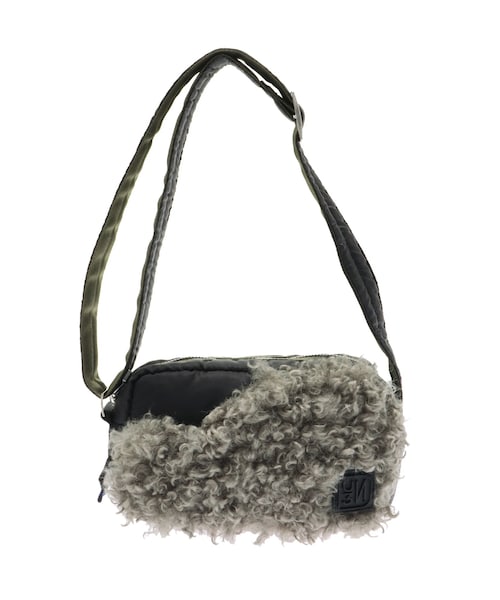 UN3D.（アンスリード）の「BIG BOA BODY BAG（ボディバッグ/ウエストポーチ・レディース・ホワイト/グレー/ブラック・F）」の3枚目の写真