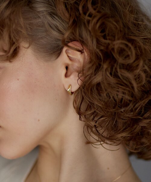URBAN RESEARCH(アーバンリサーチ)の「decor『デコール』 Twist Pierce M(ピアス(両耳用)・レディース・GOLD・-)」の4枚目の写真