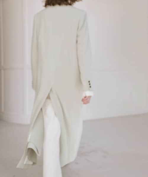 ADAM ET ROPE'（アダムエロペ）の「【EMOELLE】ピークドラペルダブルコート（チェスターコート・レディース・ブラック/ベージュ系・36/38）」の9枚目の写真