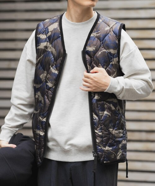 ITEMS URBANRESEARCH（アイテムズ アーバンリサーチ）の「TAION　Military Wzip Down Vest（その他アウター・メンズ・BLK/G.BEIGE/D.OLIVE/D.SAGE GRN/PAINT CAMO・M/L/XL）」の5枚目の写真
