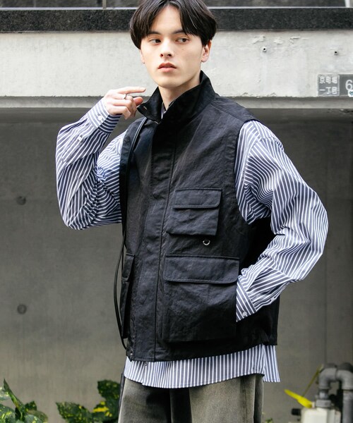 SENSE OF PLACE by URBAN RESEARCH(センスオブプレイスバイアーバンリサーチ)の「マルチポケットトラックベスト(テーラードジャケット・メンズ・BLACK/BLUE・M/L)」の5枚目の写真