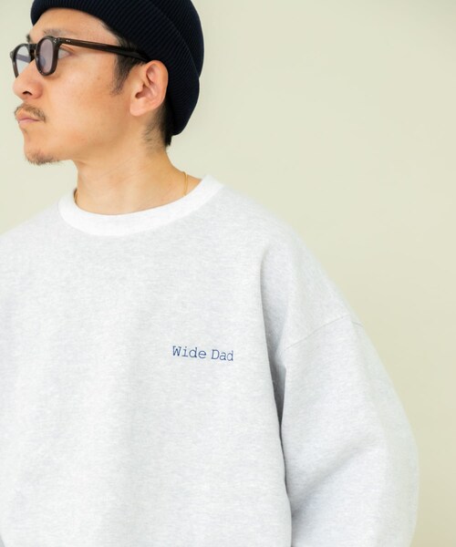 URBAN RESEARCH(アーバンリサーチ)の「Wide Dad SUPER WIDE SWEAT CREW-NECK(スウェット・メンズ・PINK/ASH・1/2)」の4枚目の写真