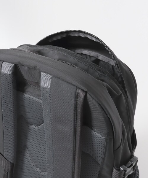 URBAN RESEARCH DOORS(アーバンリサーチドアーズ)の「patagonia REFUGIO DAY PACK 30L(バックパック/リュック・メンズ・WSTO/BLK/BLSG/SMDB・One)」の17枚目の写真