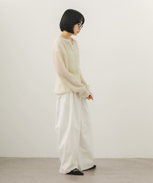 KBF(ケイビーエフ)の「2WAYヘンリーネックシアーニット(ニット/セーター・レディース・IVORY/BLUE・One)」の9枚目の写真