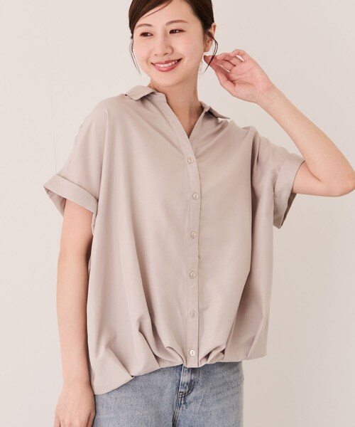 Jayro(ジャイロ)の「裾タック半袖ブラウス(シャツ/ブラウス・レディース・ブラック/チャコール/ホワイト系/ベージュ系/ブルー系・M)」の4枚目の写真