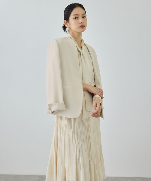 ROPE'（ロペ）の「トリアセダブルクロス Ｖネックジャケット/イージーケア・セットアップ対応・26SS（ノーカラージャケット・レディース・ベージュ/ネイビー・36/38/40）」の9枚目の写真