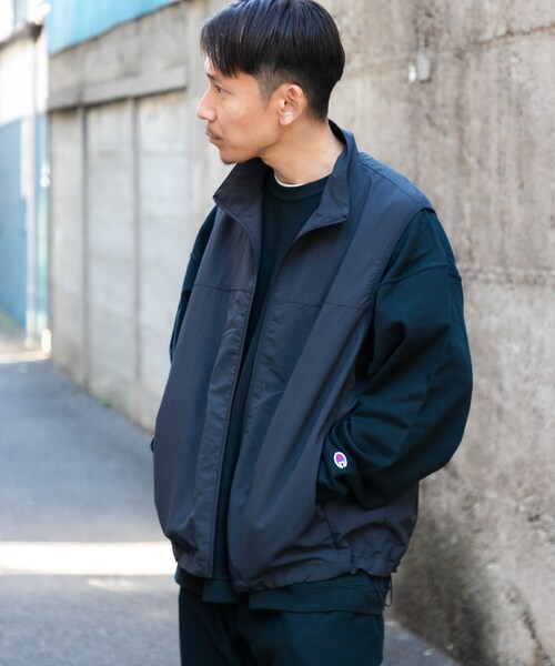 URBAN RESEARCH(アーバンリサーチ)の「Wide Dad NYLON DAD VEST(ベスト・メンズ・D.NAVY・1/2)」の7枚目の写真