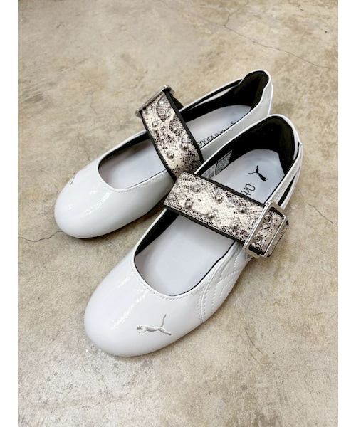 EVRIS（エヴリス）の「【PUMA】SPEEDCAT BALLET DRESS-UP II WNS（スニーカー・レディース・グレー/ピンク・M/L）」の2枚目の写真