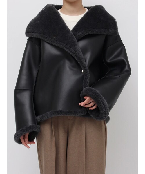 LAGUNAMOON（ラグナムーン）の「フェイクムートンスタンドカラーコート（ムートンコート・レディース・アイボリー/チャコールグレー/モカ・F）」の2枚目の写真