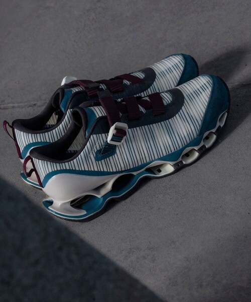 ADAM ET ROPE'(アダムエロペ)の「【MIZUNO(ミズノ)】WAVE PROPHECY STRAP2(スニーカー・レディース・チャコール/ライトグリーン・23/24/25)」の20枚目の写真