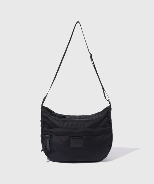 ADAM ET ROPE'（アダムエロペ）の「《別注》【GREGORY/グレゴリー】サッチェル L（ショルダーバッグ・レディース・ブラック・F）」の2枚目の写真