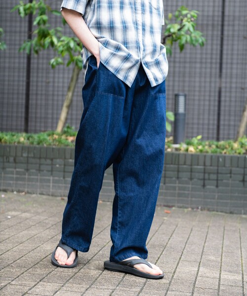 URBAN RESEARCH Sonny Label（アーバンリサーチサニーレーベル）の「接触冷感デニムイージーパンツ（デニムパンツ・メンズ・インディゴ/ライトインディゴ・M/L）」の5枚目の写真
