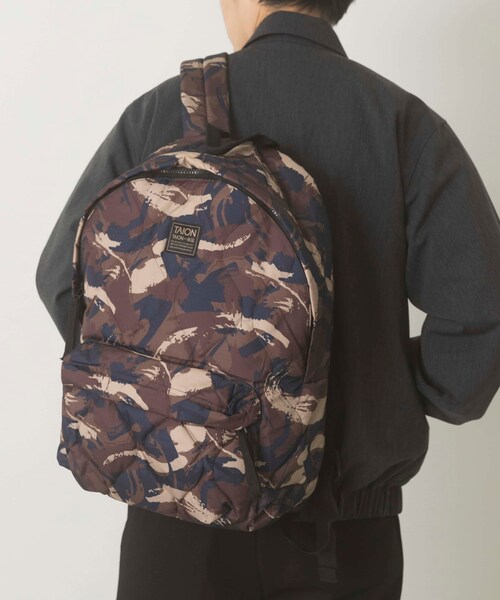 ITEMS URBANRESEARCH（アイテムズ アーバンリサーチ）の「TAION　Military Down Back Pack（バックパック/リュック・メンズ・BLK/D.KHK/PAINT CAMO・-）」の17枚目の写真
