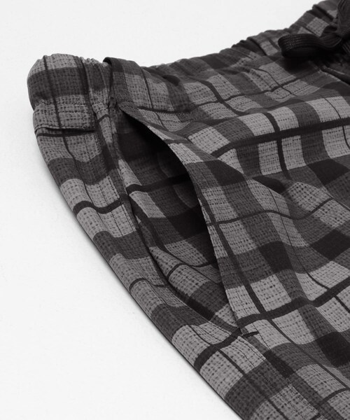 EKAL(エカル)の「White Mountaineering MADRAS CHECK SHORT PANTS(その他パンツ・メンズ・BLACK/ORANGE/PINK・2/3)」の6枚目の写真