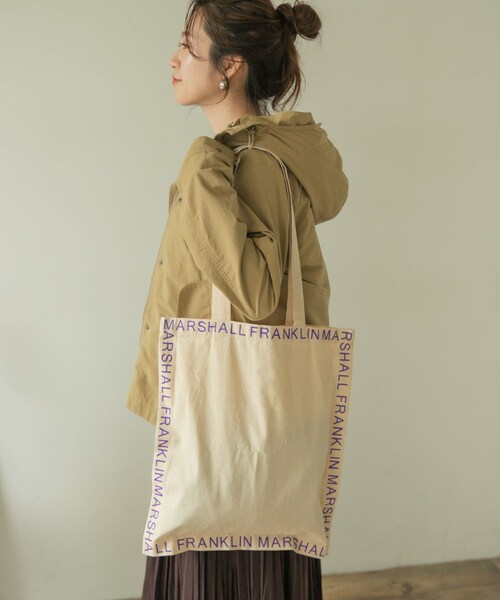 ITEMS URBANRESEARCH（アイテムズ アーバンリサーチ）の「F&M スクエアトート（トートバッグ・レディース・RED/BLK/OFF/PPL・-）」の4枚目の写真