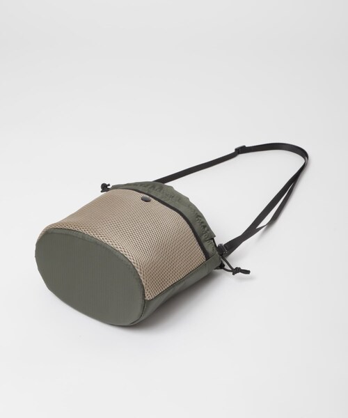 ITEMS URBANRESEARCH（アイテムズ アーバンリサーチ）の「ボトルキーパーバッグ（ショルダーバッグ・レディース・BEIGE/KHAKI/BLACK・one）」の15枚目の写真