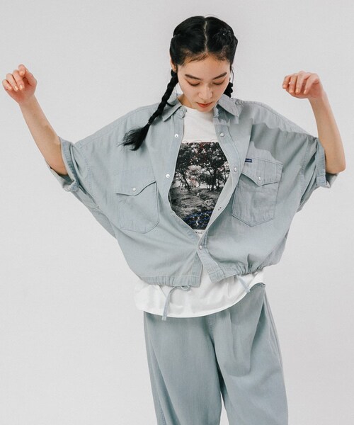 EKAL（エカル）の「フォトプリントショートスリーブTシャツ（Tシャツ/カットソー・レディース・ホワイト/ベージュ/グレー・One）」の10枚目の写真