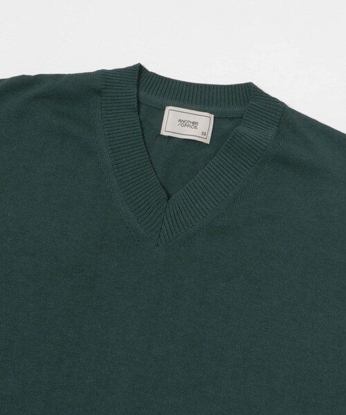 URBAN RESEARCH(アーバンリサーチ)の「ANOTHER OFFICE Current Silk V-neck Knit(ニット/セーター・メンズ・Mild Brown/Forest・1/2/3)」の13枚目の写真