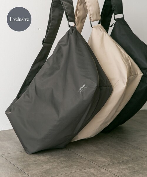 URBAN RESEARCH DOORS(アーバンリサーチドアーズ)の「『別注』YAKPAK×DOORS SHOULDER BAG(ショルダーバッグ・メンズ・CHARCOAL/BLACK/GREIGE・-)」の8枚目の写真
