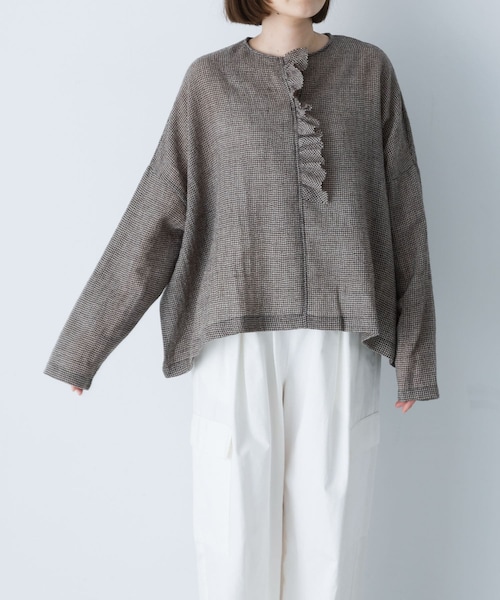 かぐれ（カグレ）の「ウールワイドフリルプルオーバー（シャツ/ブラウス・レディース・CHECK/CHARCOAL・Free）」の2枚目の写真