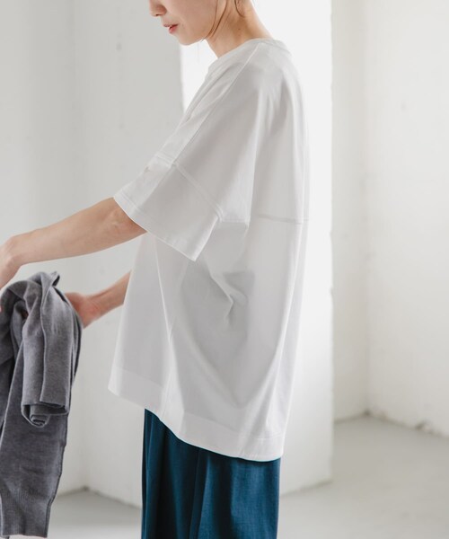 URBAN RESEARCH DOORS(アーバンリサーチドアーズ)の「FORK&SPOON コクーンショートスリーブTシャツ(Tシャツ/カットソー・レディース・OFF/BLACK/PURPLE・1)」の6枚目の写真