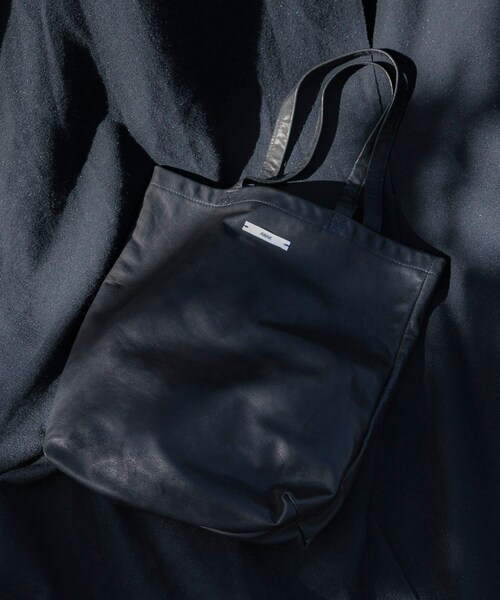 URBAN RESEARCH(アーバンリサーチ)の「AWAK TOTE-grain(トートバッグ・メンズ・BLK-B/BLK-W・One)」の2枚目の写真