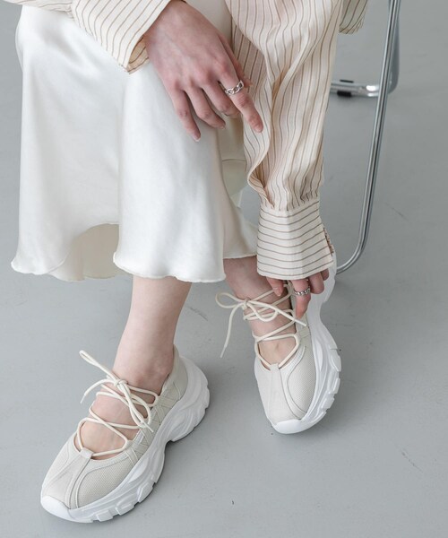 SENSE OF PLACE by URBAN RESEARCH（センスオブプレイスバイアーバンリサーチ）の「レースアップバレエスニーカー（スニーカー・レディース・BLACK/BROWN/GRAY/IVORY・S/M/L/XL）」の7枚目の写真