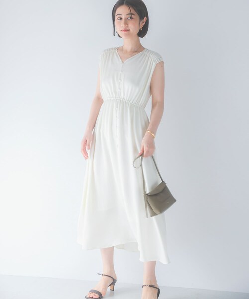URBAN RESEARCH ROSSO（アーバンリサーチロッソ）の「楊柳サテンウエストマークワンピース（ワンピース・レディース・OFF WHITE/BROWN/NAVY・Free）」の8枚目の写真