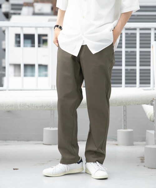 ITEMS URBANRESEARCH（アイテムズ アーバンリサーチ）の「『セットアップ対応』マシンウォッシャブルピケテーパードパンツ（その他パンツ・メンズ・BLK/KHK/NVY・M/L）」の22枚目の写真