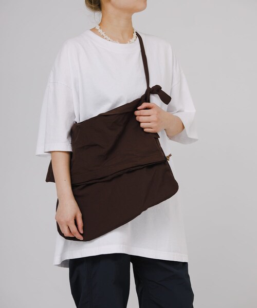 URBAN RESEARCH(アーバンリサーチ)の「RELAX FIT イージーバッグ(その他雑貨・メンズ・WHITE/レンガ/BROWN/L OLIVE/GREEN/NAVY/CHARCOAL/BLACK/PINK/BEIGE/YELLOW・FREE)」の4枚目の写真