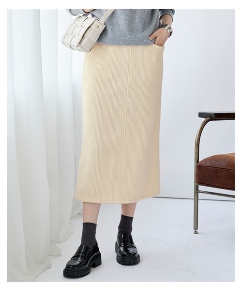 nissen（ニッセン）の「大きいサイズ ふんわり柔らかあぜ編み起毛カットソーロング丈スカート（ゆったりヒップ）（セットアップ可能）（スカート・レディース・オフホワイト/カーキ/キャメル/杢チャコール・L/LL/3L/4L/5L/6L/8L/10L）」の15枚目の写真